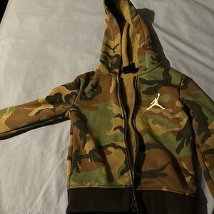 2T Camouflage Jordan Jacket